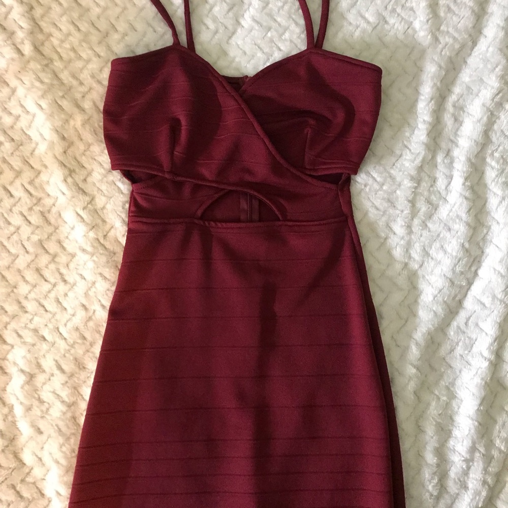 Fashion nova burgundy dress